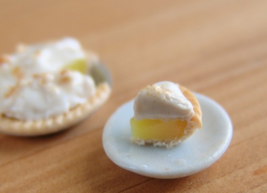 miniature-pie-lemon-meringue