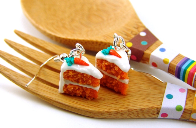 Carrot cake earrings from The Mouse Market